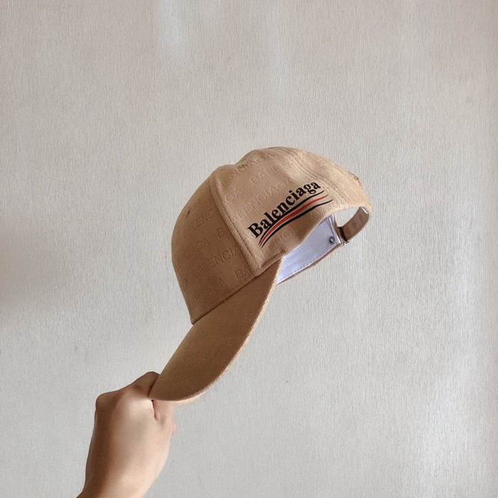 Ba*len*cia*ga hat